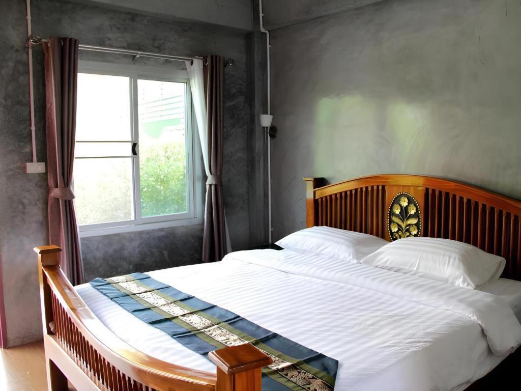 Rommai Rimnaam Resort Ранонг Екстериор снимка